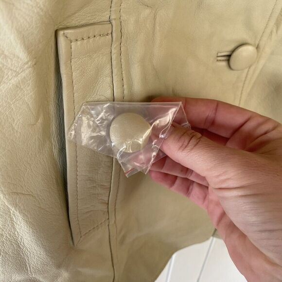 Bonus Italian Fashion Genuine Leather Cream Coat Size Small - Picture 5 of 13